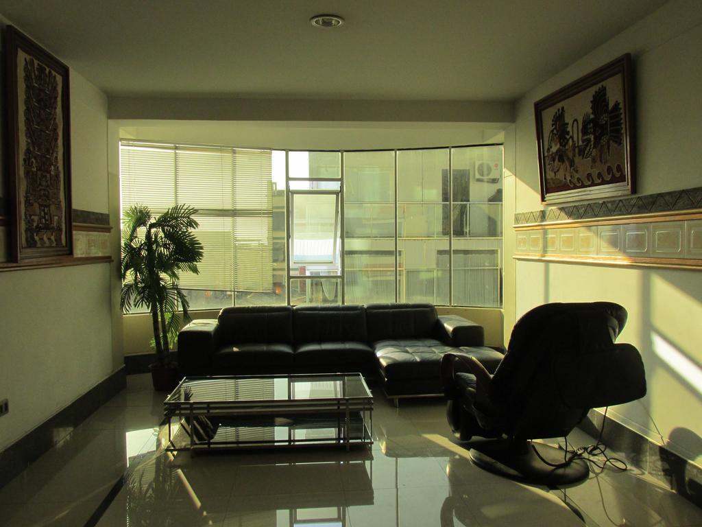 Rizzo Plaza Hotel Tumbes Exteriör bild