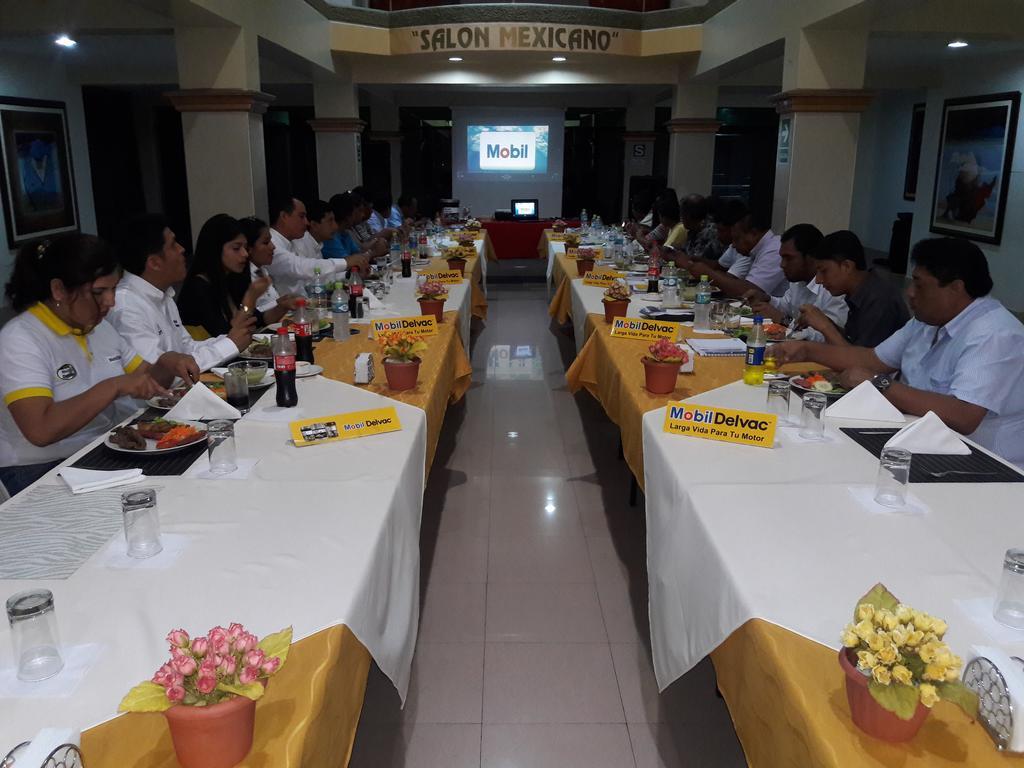 Rizzo Plaza Hotel Tumbes Exteriör bild