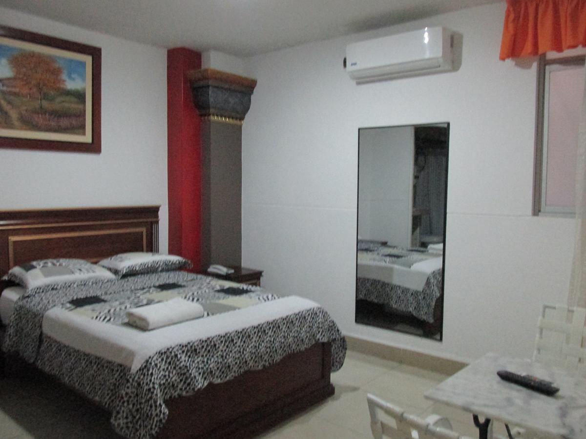 Rizzo Plaza Hotel Tumbes Exteriör bild
