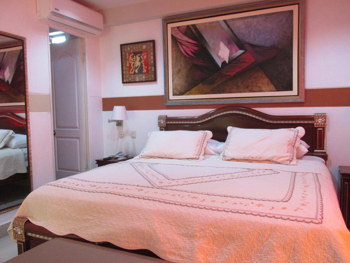 Rizzo Plaza Hotel Tumbes Exteriör bild