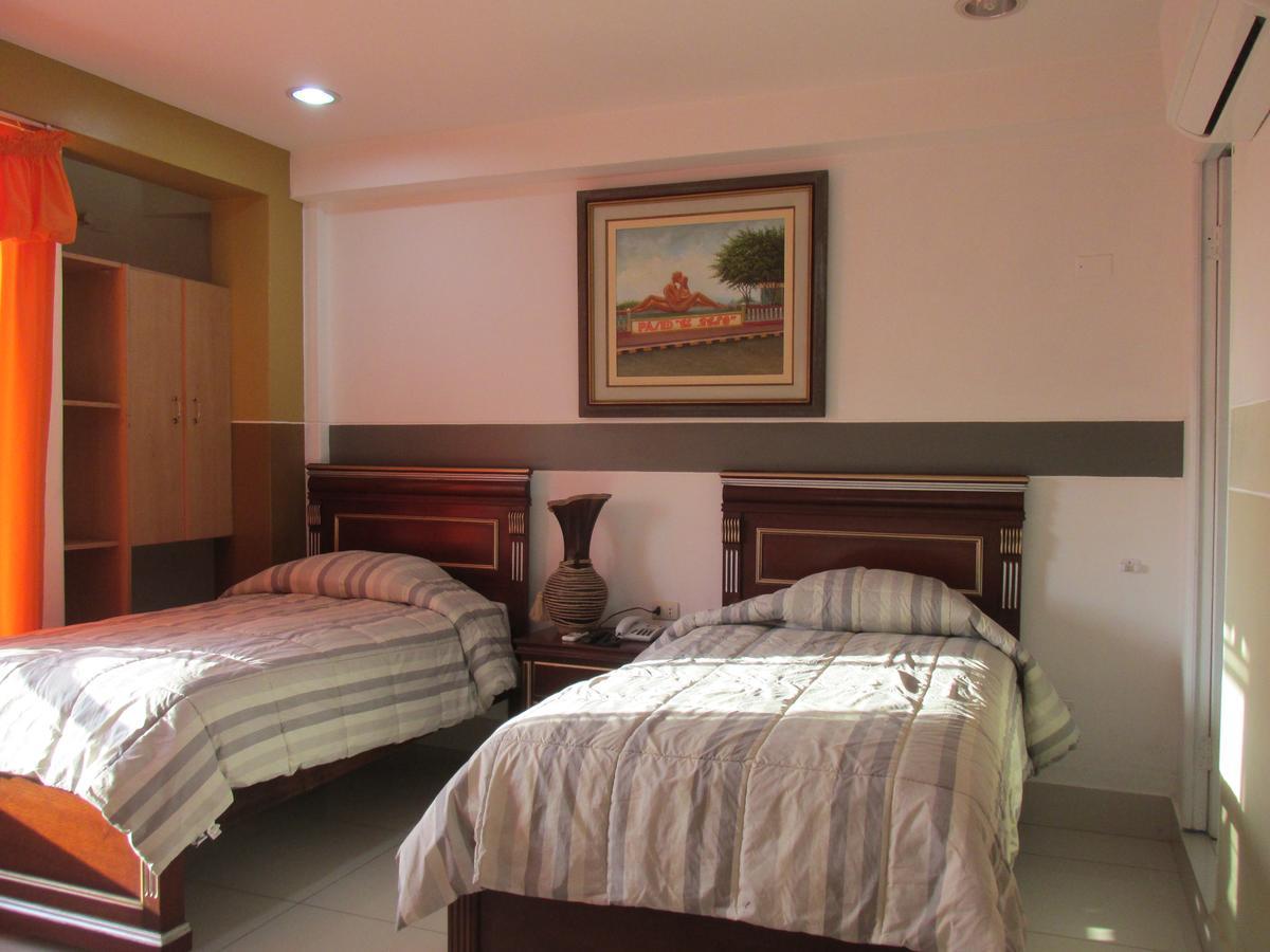 Rizzo Plaza Hotel Tumbes Exteriör bild