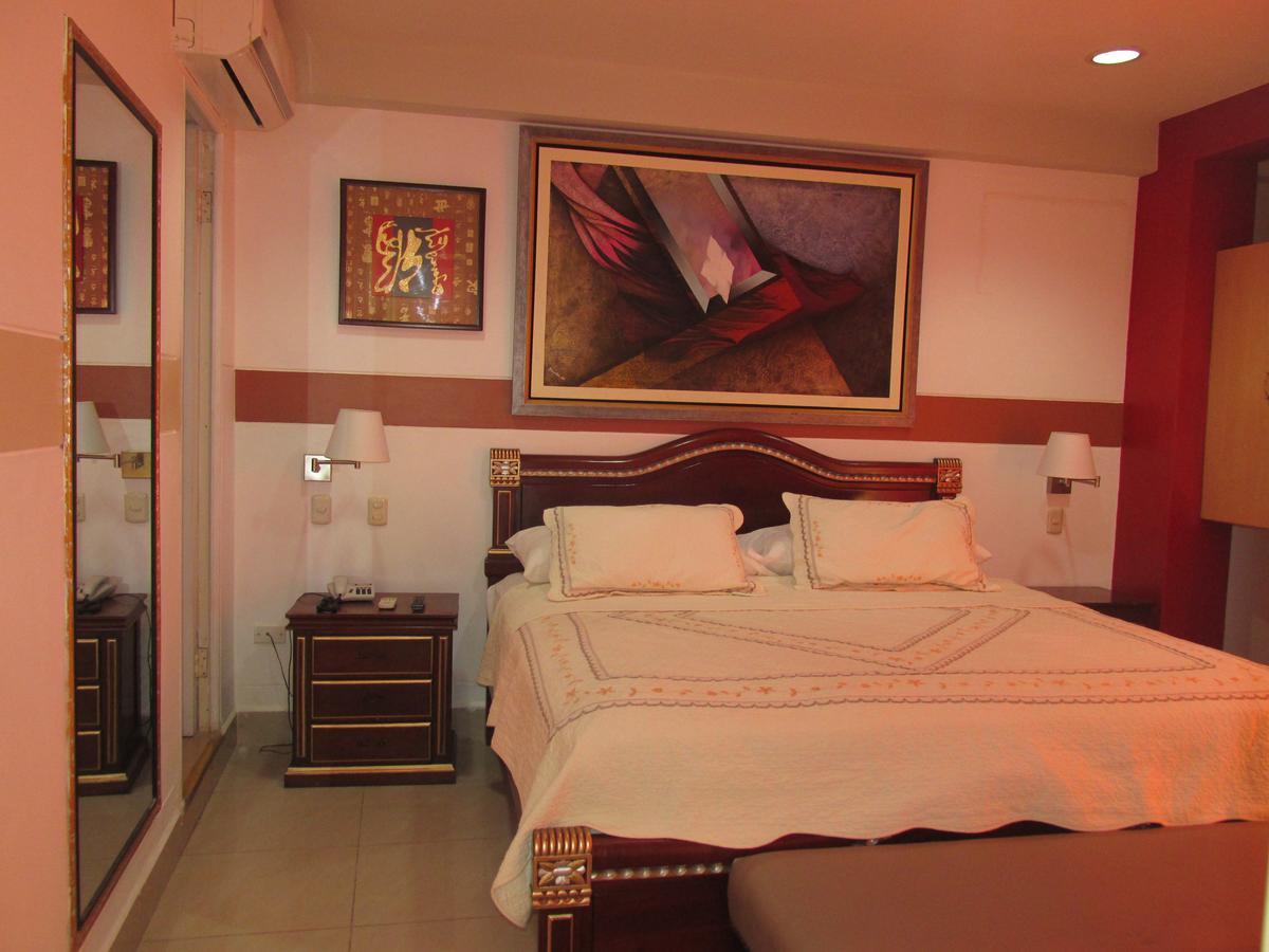 Rizzo Plaza Hotel Tumbes Exteriör bild
